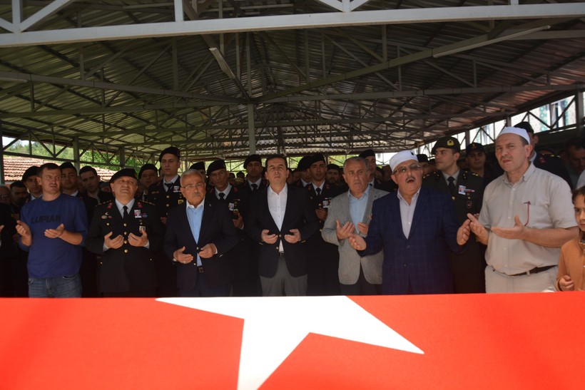 irmakta bogulan astsubay hakan fidan son yolculuguna ugurlandi 0