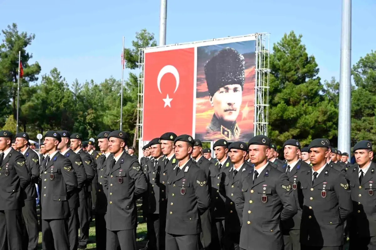 Askeri Personel 3 astsubay mezunlari icin toren duzenlendi bzvk9GV3
