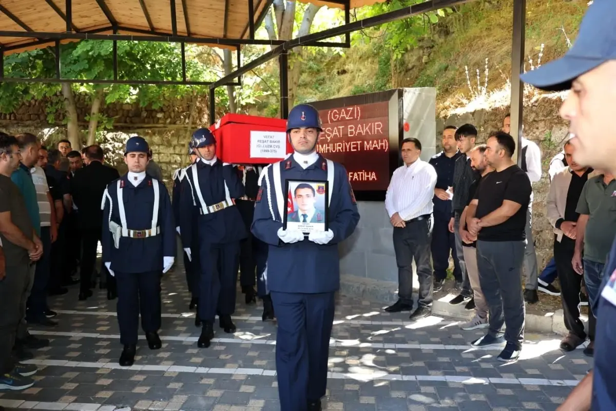 Askeri Personel 2 gazi uzman cavus resat bakir son yolculuguna ugurlandi