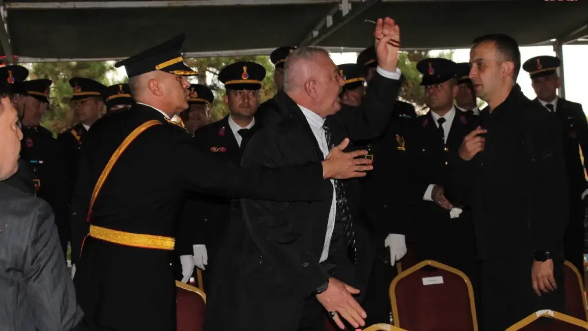 Eskişehir'deki 29 Ekim Töreninde Şehit Babasından Protokol Tepkisi: 'Hani Baş Tacıydık?'